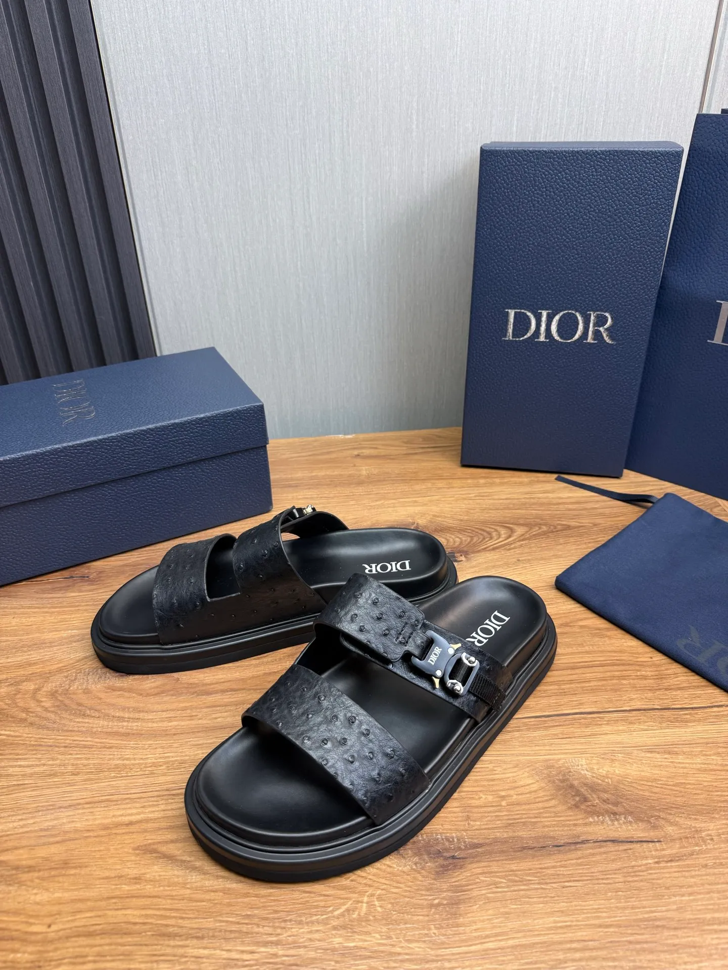 Men's shoes 300💰 Dior. Men's slippers🩴 Official website 1:1 production 38-45 size 45 46 🉑️Customized original material shipped✅